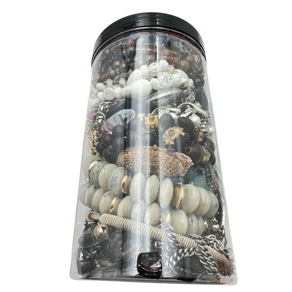 Mystery Jewelry Jar #1065 Wearable Quality Pieces 2lbs Necklace Bracelet Earring - Picture 2 of 4